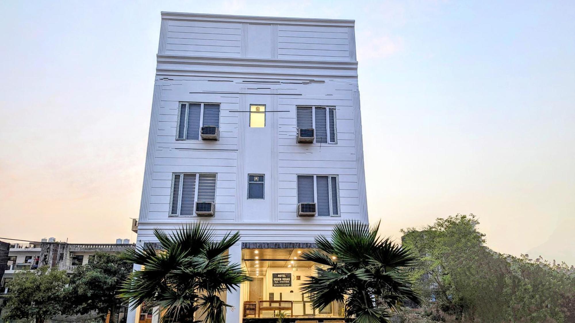 Hotel Green Vegas Faridabad Esterno foto