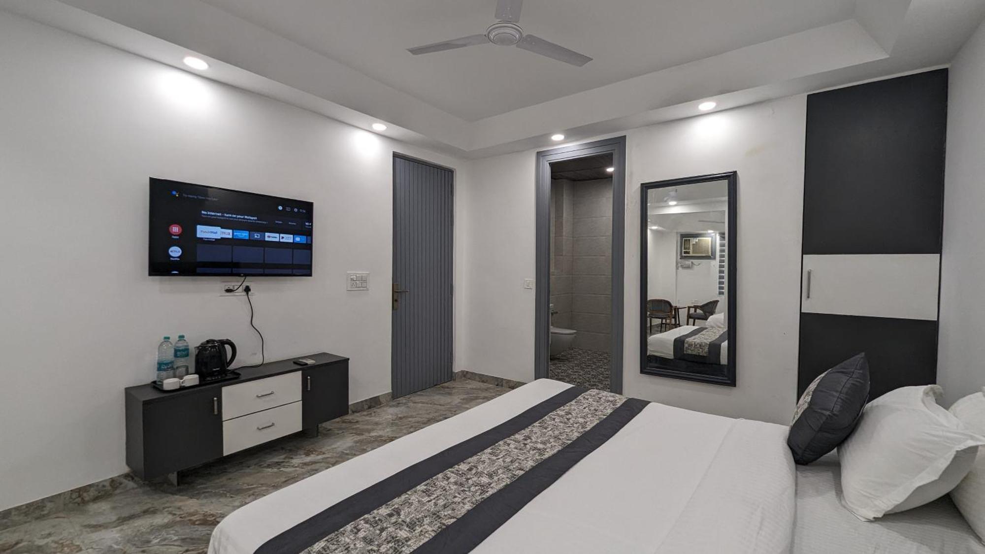 Hotel Green Vegas Faridabad Esterno foto