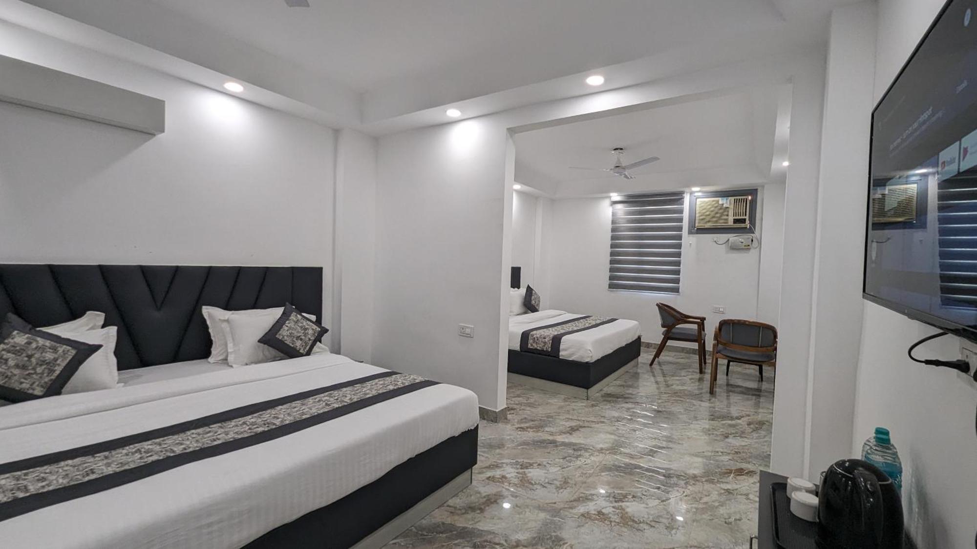 Hotel Green Vegas Faridabad Esterno foto