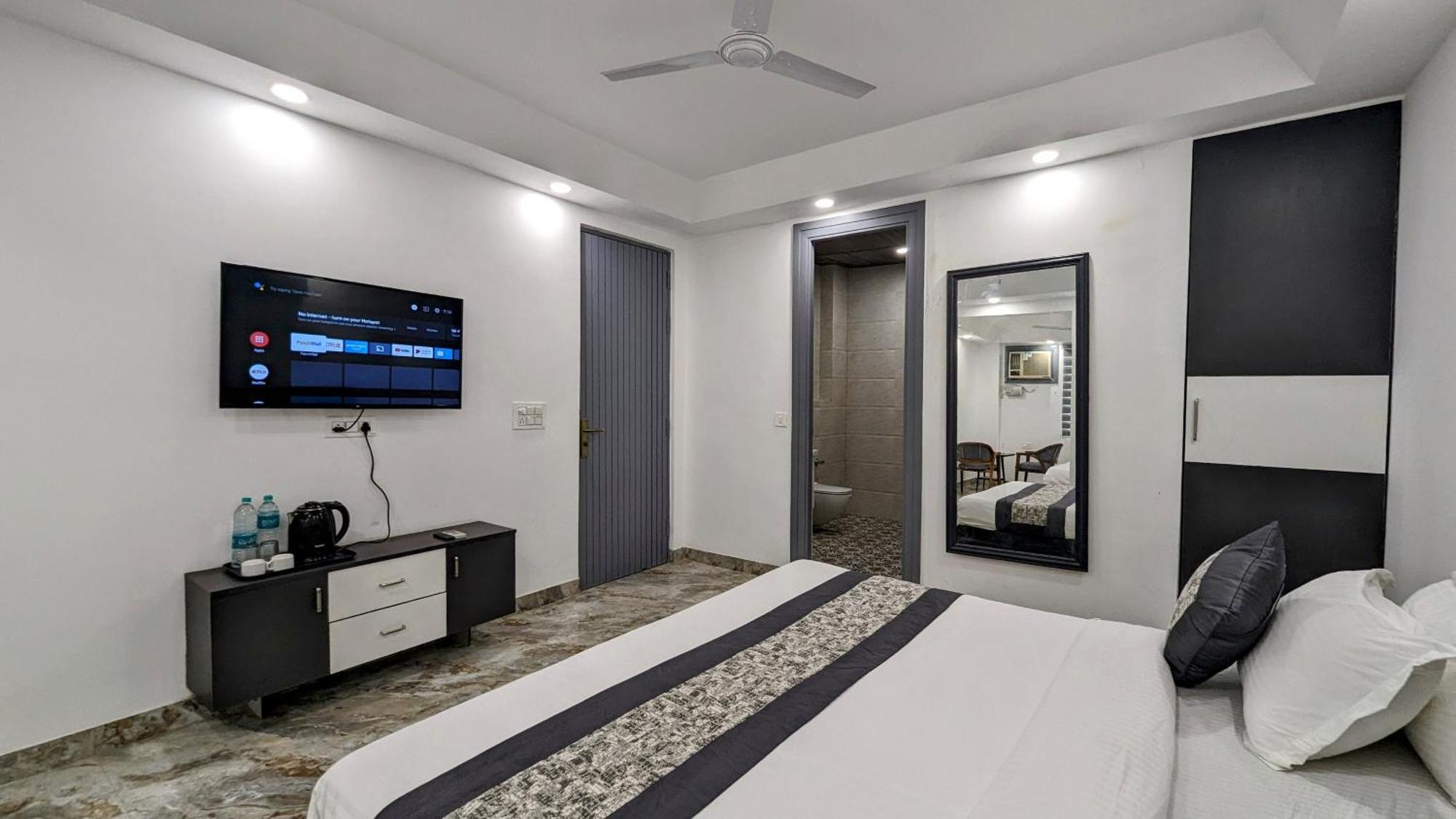 Hotel Green Vegas Faridabad Esterno foto