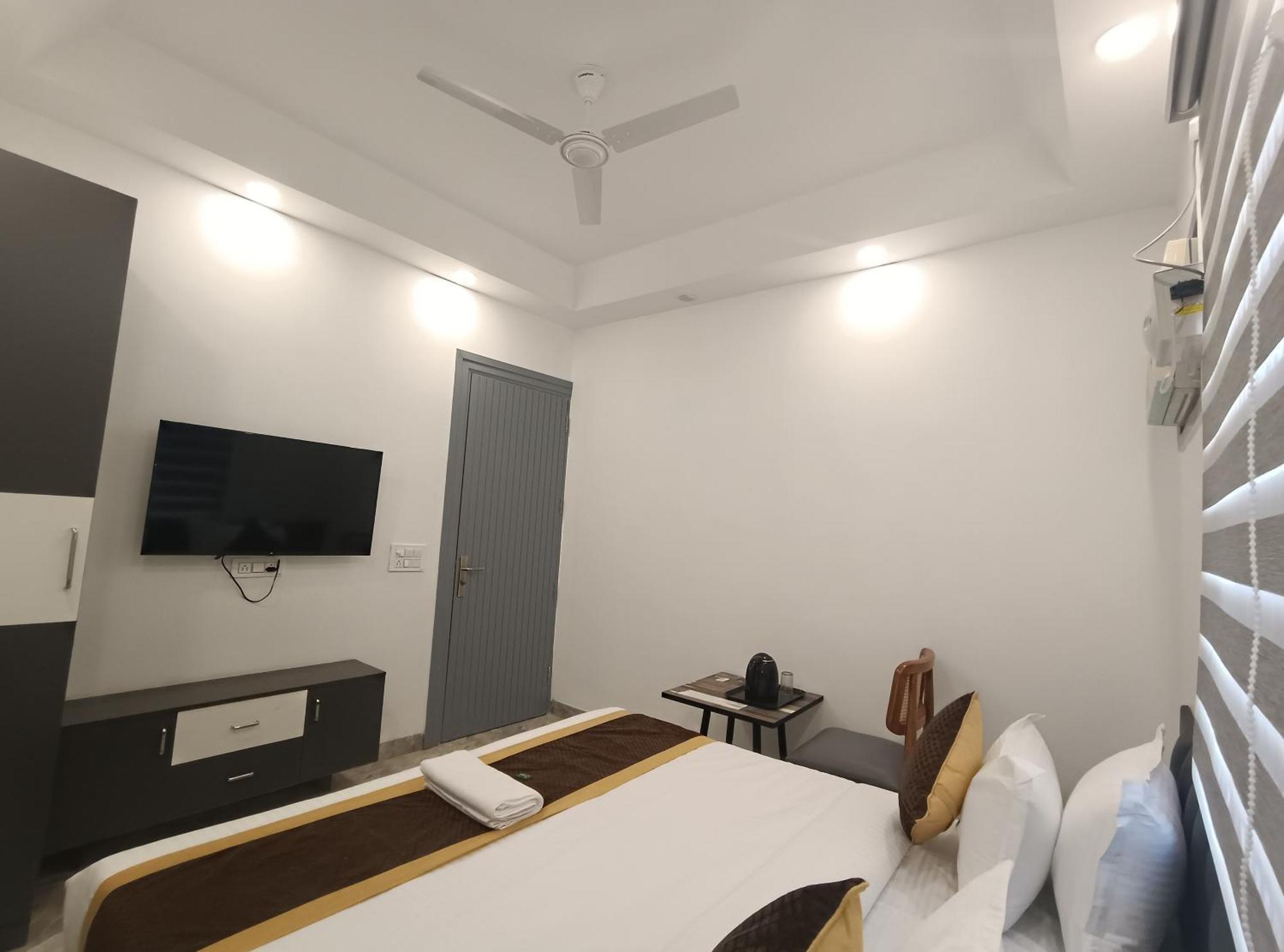 Hotel Green Vegas Faridabad Esterno foto
