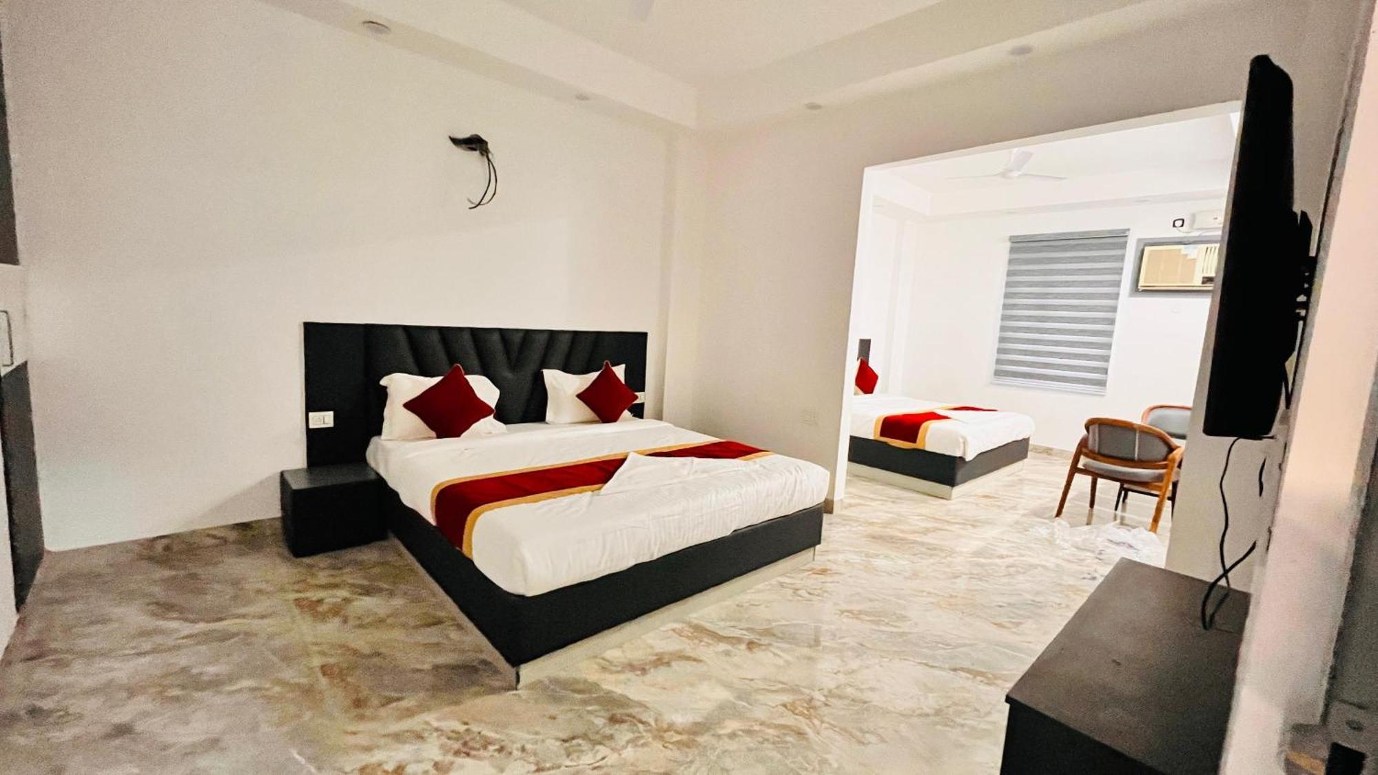 Hotel Green Vegas Faridabad Esterno foto